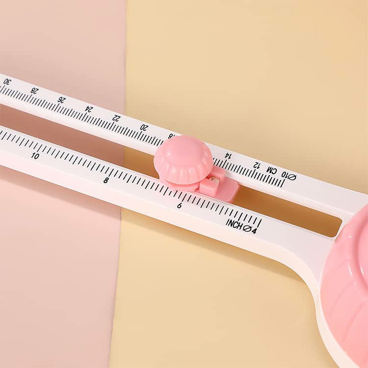 グラムールSELECT楽天市場店の替え刃付 コンパスカッター 穴があかない 円切りカッター 穴があかない 円カッター 丸く切る サークルカッター まる カッター レターカッター プラ板 プラスチック セラミック 穴なし 文房具 工作｜アングル2
