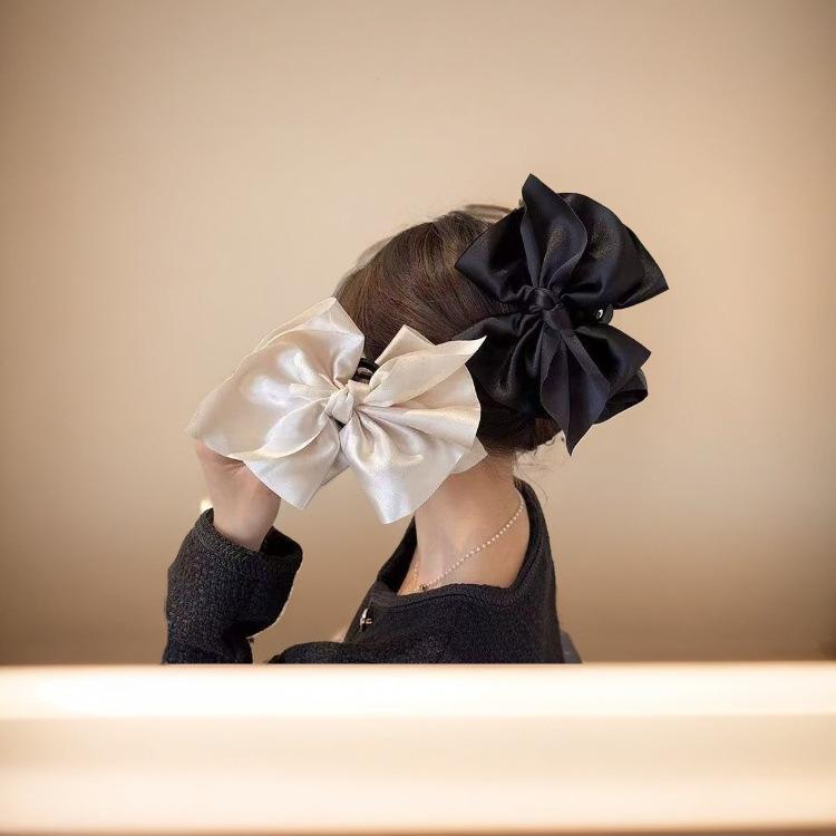 ヘアクリップ レディース ブラック サテン ビッグリボン バンスクリップ エレガント 高級感 多毛用 大..