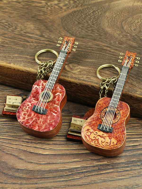 キーホルダー ペンダント ギター チャーム おしゃれ レトロ ピック 収納 楽器 ギフト キーリング