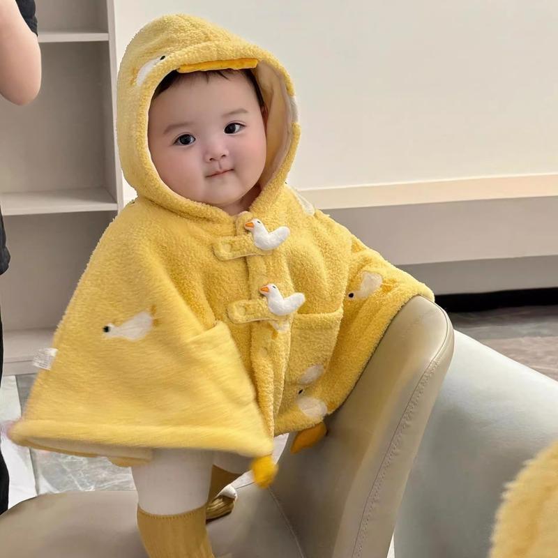ベビー 女の子 ポンチョ 秋冬 アウター マント コート ケープ ショール 防寒 厚手 裏起毛 フード付き 靴下 イエロー