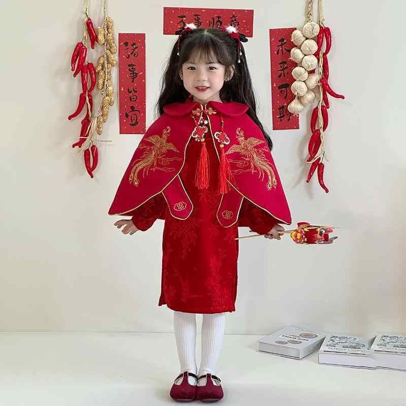 ベビー 女の子 ポンチョ 秋冬 アウター マント コート 防寒 厚手 刺繍 フード付き レッド