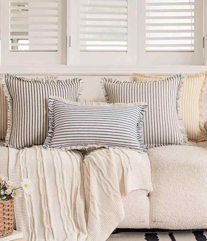 クッションカバー おしゃれ ストライプ タッセル 北欧 シンプル リビングルーム ソファ ベッドサイト ..