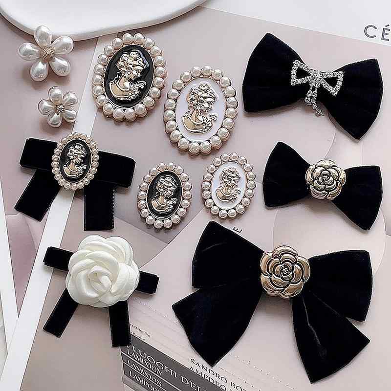 リボン ブローチ 韓国 蝶ネクタイ レディース コート シャツ 無地 ピン 衣類 装飾 ブラック ゴールド ホワイト