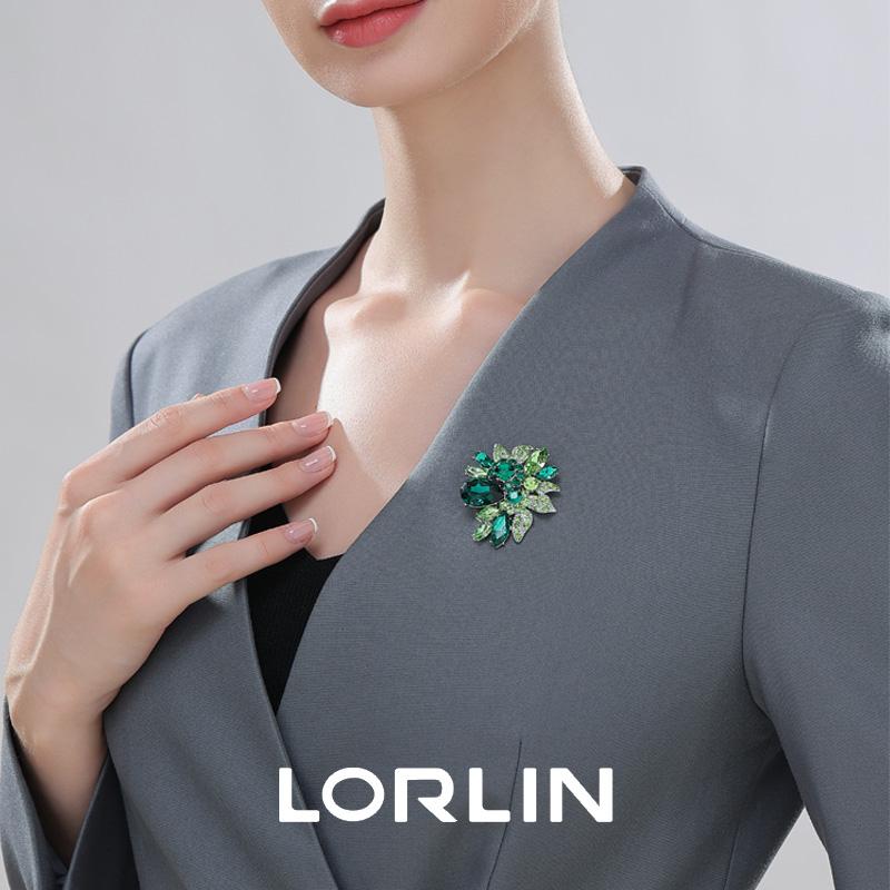 ブローチ おしゃれ ピン 華やか 上品 アクセサリー クリスタル コサージュ ファッション コート 軽量 グリーン