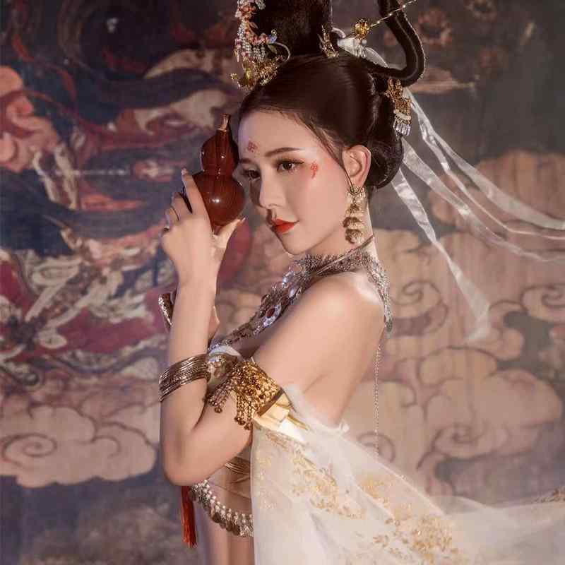 アームレット バングル 腕輪 ブレスレット 二の腕 アクセサリー レディース エスニック タッセル ジュエリー シルバー ゴールド