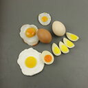 食品サンプル フェイクフード イミテーション 卵 目玉焼き プラスチック製 PVC製 ハート型 ミニサイズ 大サイズ リアル 実物大 ディスプレイ 店舗装飾 レストラン ショーケース 写真撮影用 おままごと ごっこ遊び おもちゃ 飾り 置物 模型