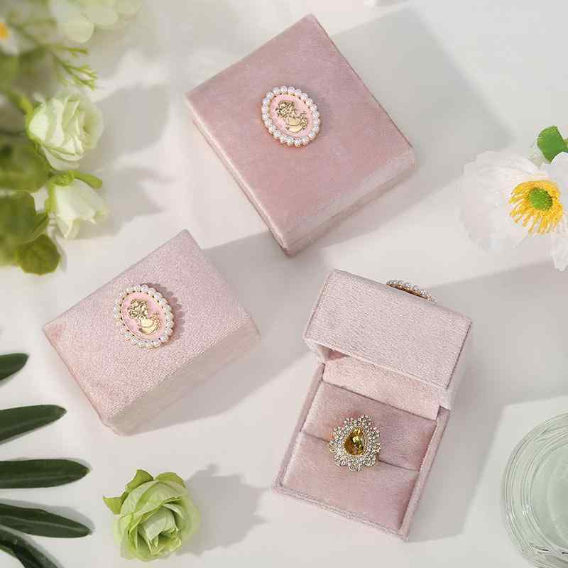 ジュエリーボックス ピンク ベルベット 高級感 レトロ アンティーク調 ペンダント ネックレス リング 指輪 ブレスレット バングル イヤリング ピアス 宝飾品...