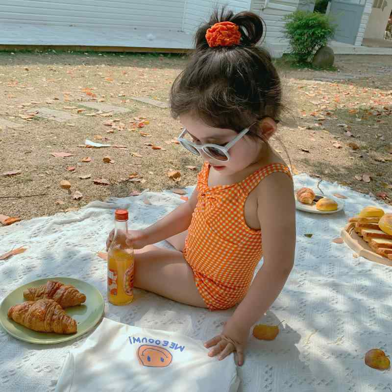 水着 キッズ 女の子 韓国ファッション サロペット風 ワンピース水着 オレンジ チェック柄 かわいい おしゃれ スイムウェア 子供用 プール 海水浴 ポリエステル素材
