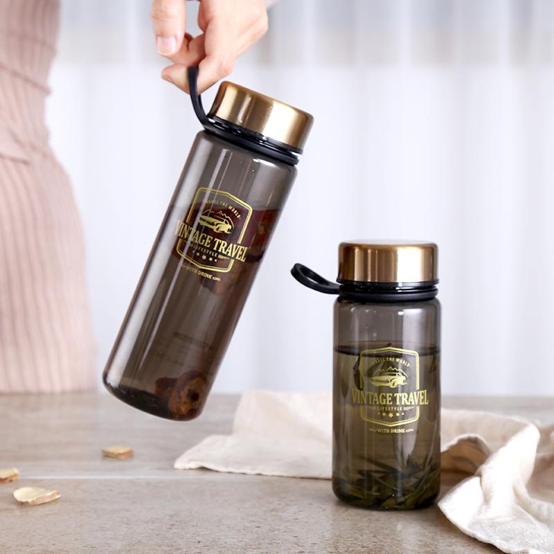 水筒 メンズ プラスチック製 ウォーターボトル 携帯用 茶こし付き おしゃれ 普段使い デイリー オフィス 家庭用 スポーツ 運動 夏 軽量