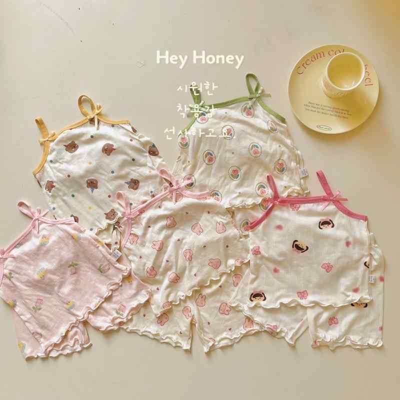 パジャマ ルームウェア ベビー 女の子 キッズ 子供服 夏 薄手 接触冷感 かわいい プリント柄 上下セット キャミソール ショートパンツ ポリエステル 柔らか 肌触り ポップ カラフル 花柄 うさぎ柄 くま柄 ケーキ柄 女の子柄