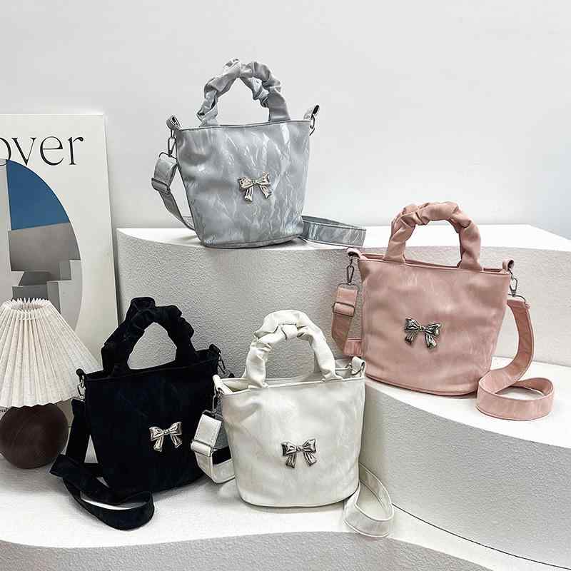 ショルダーバッグ レディース バケットバッグ リボン 個性的なデザイン 大人かわいい おしゃれ カジュ..