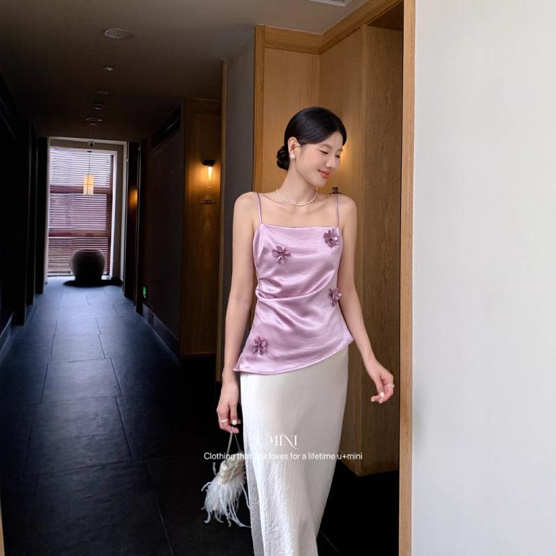 キャミソール レディース 立体 花柄 クロップド丈 スリムフィット 韓国風 エレガント 上品 きれいめ ト..