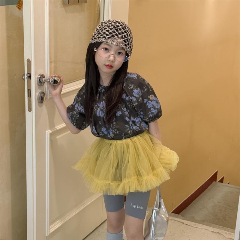 トップス キッズ 女の子 ガールズ 夏服 半袖 小花柄 フラワー柄 韓国風 オルチャンスタイル ラウンドネック 綿100% コットン素材 普段使い 通学 お出かけ カジュアルスタイル 着回し 柔らかな肌触り かわいい おしゃれ トレンド