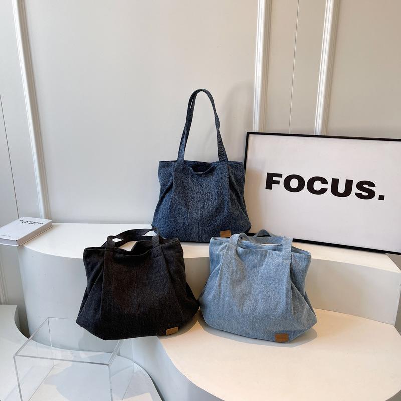 トートバッグ レディース デニム ジーンズ生地 大容量 ビッグサイズ 横型 スクエア 通勤 通学 旅行 トラベル 春夏 ショルダーバッグ 肩掛け ソフト ファスナー開閉 内ポケット 外ポケット ステッチデザイン