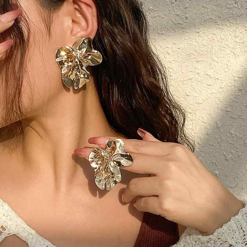 イヤリング レディース 欧米風 レトロ シンプル クール メタル 不規則 プリーツ 変形 幾何学 オーバル..