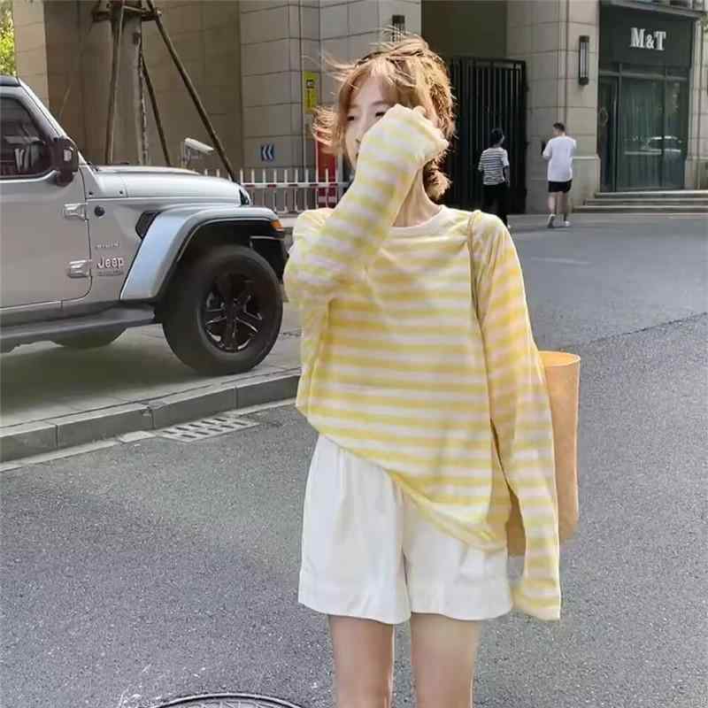 Tシャツ レディース 女性用 配色 ストライプ柄 長袖 ロングスリーブ ゆったり ルーズシルエット 薄手 軽量 接触冷感 UVカット ラウンドネック ミドル丈 カジュアル 普段使い ルームウェア トップス イエロー系 ブルー系