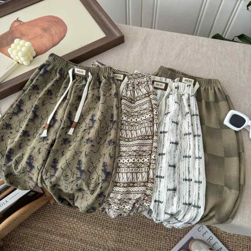 キッズ ベビー 男女兼用 パンツ ゆったり ルーズフィット 小花柄 総柄 通気性 薄手 防蚊 裾絞り ジョガーパンツ 接触冷感 しわ加工 ポリエステル ロングパンツ カジュアル 普段使い 部屋着