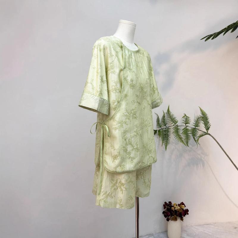 セットアップ レディース ショートパンツ トップス 上下セット 中国風 刺繍 花柄 ゆったり ルーズ テンセル 再生繊維 ポリエステル ラウンドネック 三分袖 レトロ 文芸風 リラックス 部屋着 おうち時間 パステルカラー