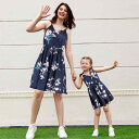 ワンピース レディース 親子コーデ 母娘 子供 女の子 欧米風 小花柄 プリント リゾート ビーチ バカンス ロング丈 マキシ丈 軽やか ドレープ プリンセス風 ボヘミアン エスニック 再生繊維 ポリエステル ネイビー 春 夏