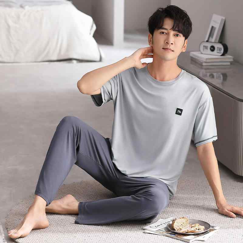 ・カテゴリ: パジャマ・主な素材: モダール（レーヨン約30-50%）・スタイル: セットアップ・厚さ: 薄手（約161-180g/m²）・ネックライン: クルーネック・袖丈: ショートスリーブ・パンツ丈: ロング丈・用途: 部屋着・対象: メンズ・サイズ展開: L, XL, XXL, XXXL・柄: キャラクター