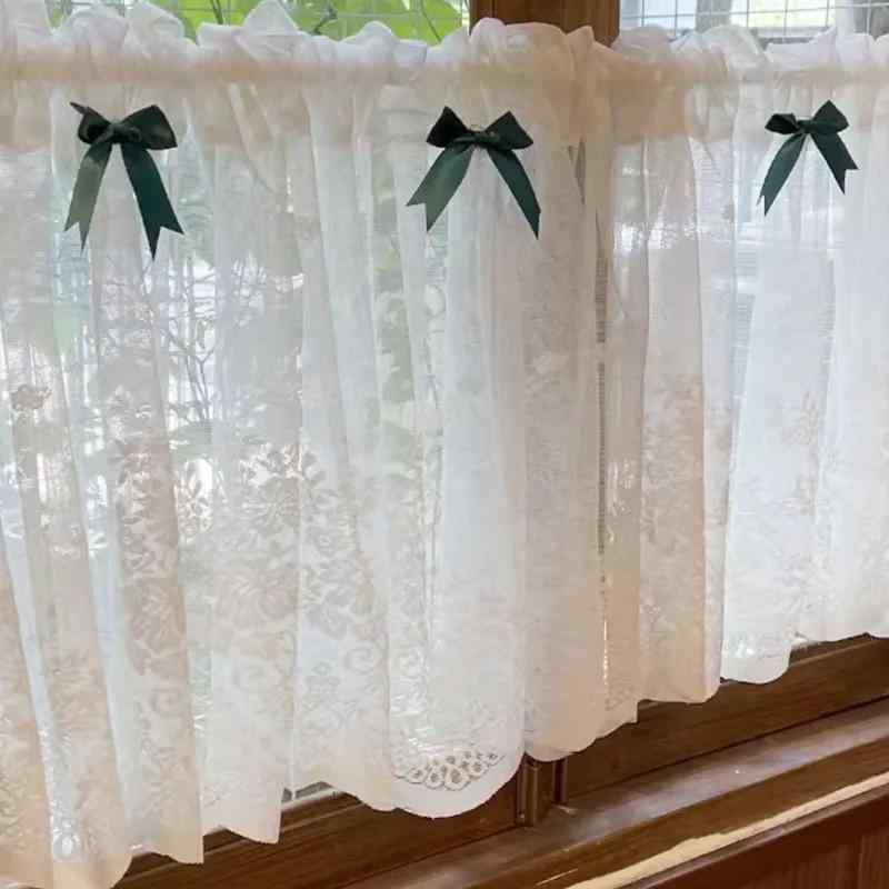 カーテン レース フレンチカントリー 田園風 アメリカンカントリー マジックテープ式 穴あけ不要 貼るだけ 簡単設置 ショート丈 カフェカーテン キッチン 間仕切り 目隠し ポリエステル 半遮光