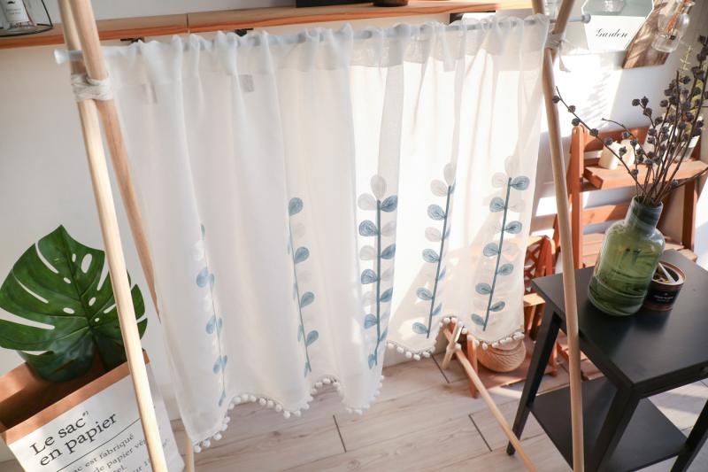 のれん カフェカーテン ショート丈 リーフ柄 刺繍 レース素材 透け感 目隠し 間仕切り シンプル モダン..