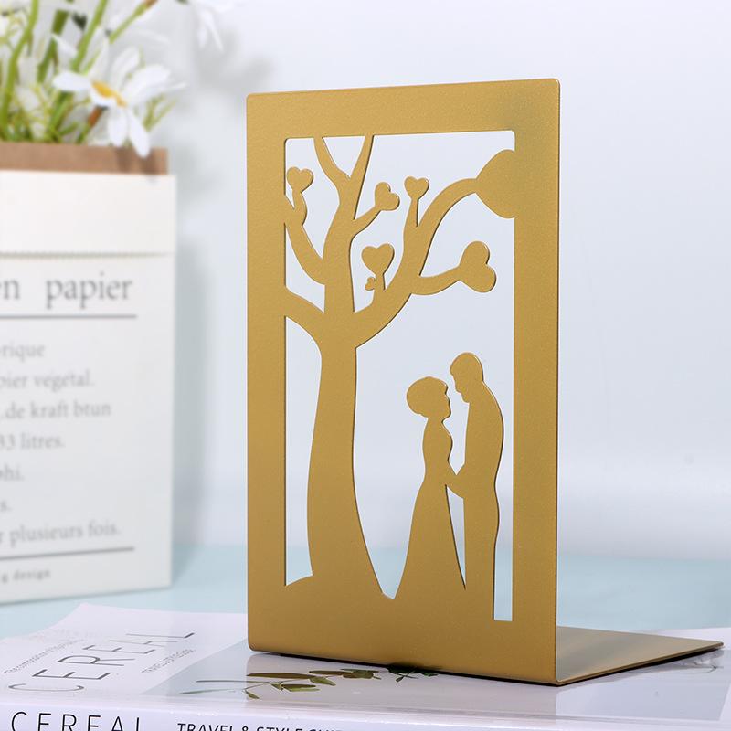 ブックスタンド 金属製 アイアン 鉄製 透かし彫り おしゃれ 個性的 デザイン 本立て ブックエンド 本収納 書斎 リビング オフィス デスク周り 整理整頓 多...