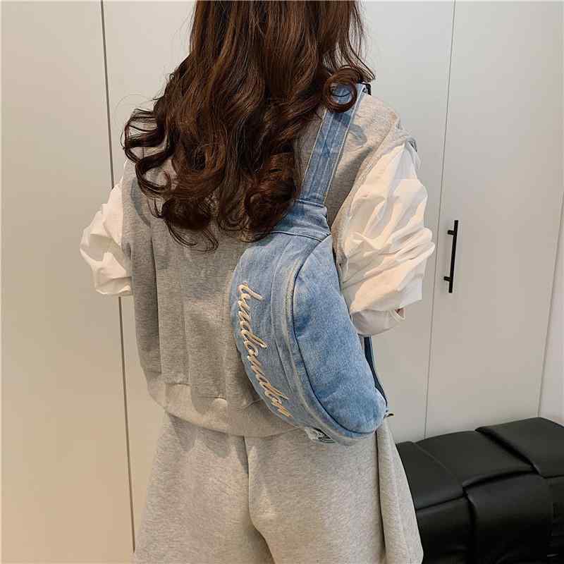 ボディバッグ レディース デニム ロゴ ウォッシュドデニム ライトブルー ダークブルー ブラック カジュアルスタイル 普段使い デイリーユース 多機能 ウエストバッグ ショルダーバッグ 斜め掛け スマホ収納 ファスナー開閉 立体ポケット ソフトタイプ