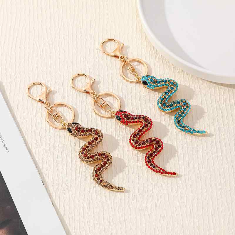 キーホルダー 亜鉛合金製 蛇モチーフ 十二支 ラインストーン おしゃれなファッション小物 ギフト プレゼント レッド ブルー シャンパンゴールド カラーバリエーション