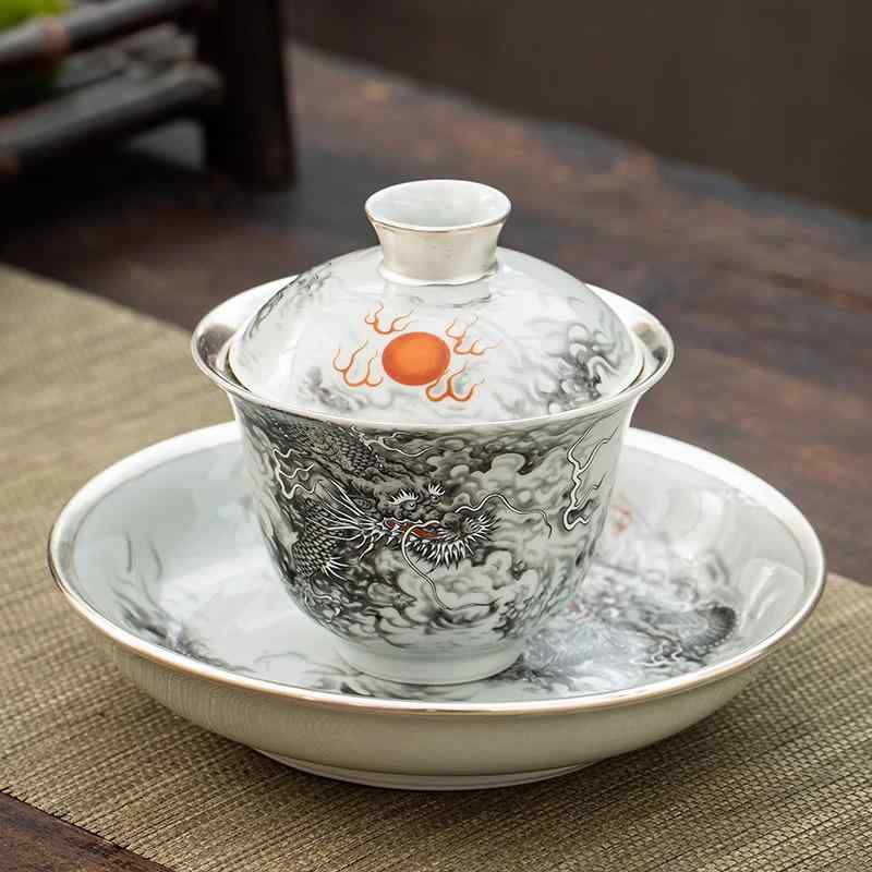 茶碗 個人用 純銀内張り 手描き 手作り 墨龍文様 磁器製 湯呑み カップ 自分専用 リラックスタイム 癒し くつろぎ 上質なひととき 和風 高級感あふれる