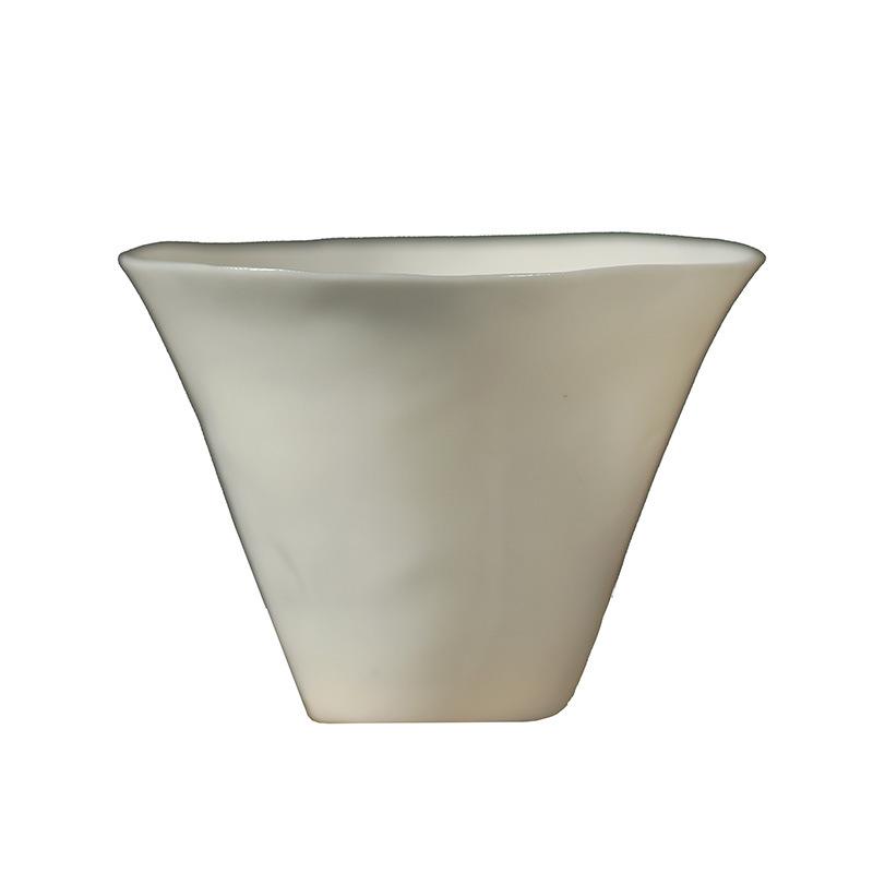 湯呑 手びねり 薄作り 白磁 金銀彩 ゴールド シルバー 和風 モダンデザイン 聞香 品茗杯 陶器 シンプル おしゃれ 上質 繊細 茶器 普段使い おもてなし用 単品