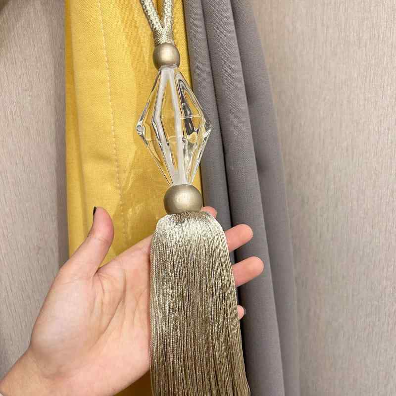 カーテンタッセル ヨーロピアン クラシック フリンジ 飾り玉 ポリエステル製 窓辺 装飾 インテリア アクセント ホームデコレーション 豪華 エレガント リビング 寝室 空間演出 留め具