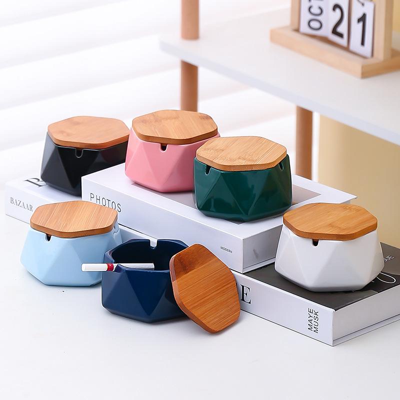 ・主な素材: 陶器・スタイル: 北欧、ヨーロピアン・カラー展開: 白、黒、深青、深緑、ピンク、水色、白（蓋つき）、黒（蓋つき）、深青（蓋つき）、深緑（蓋つき）、ピンク（蓋つき）、水色（蓋つき）、白（金縁）、黒（金縁）、深青（金縁）、深緑（金...