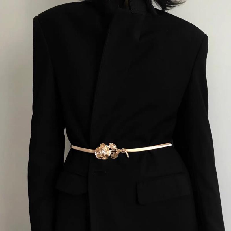 細ベルト レディース メタル 伸縮性 薔薇モチーフ ウエストマーク ワンピース ドレス スカート用 ゴールド シルバー 細幅 普段使い カジュアル フォーマル 通勤 コーデ