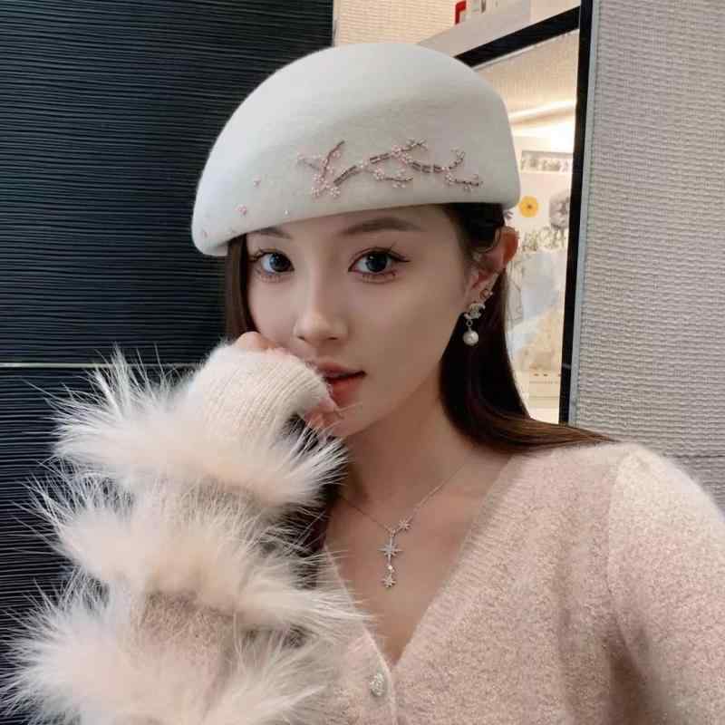 ベレー帽 レディース ウール 秋冬 上品 エレガント 手刺繍 梅の花柄 防寒 暖かい フリーサイズ サイズ..