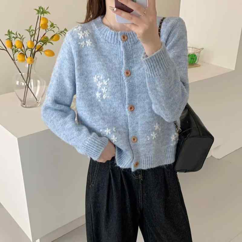 カーディガン レディース 韓国風 手編み風 立体刺繍 花柄 凝ったデザイン 小柄向け ゆったり ルーズ 丸首 クルーネック 長袖 厚手 かわいい フェミニン 普段使い お出かけ ポリエステル