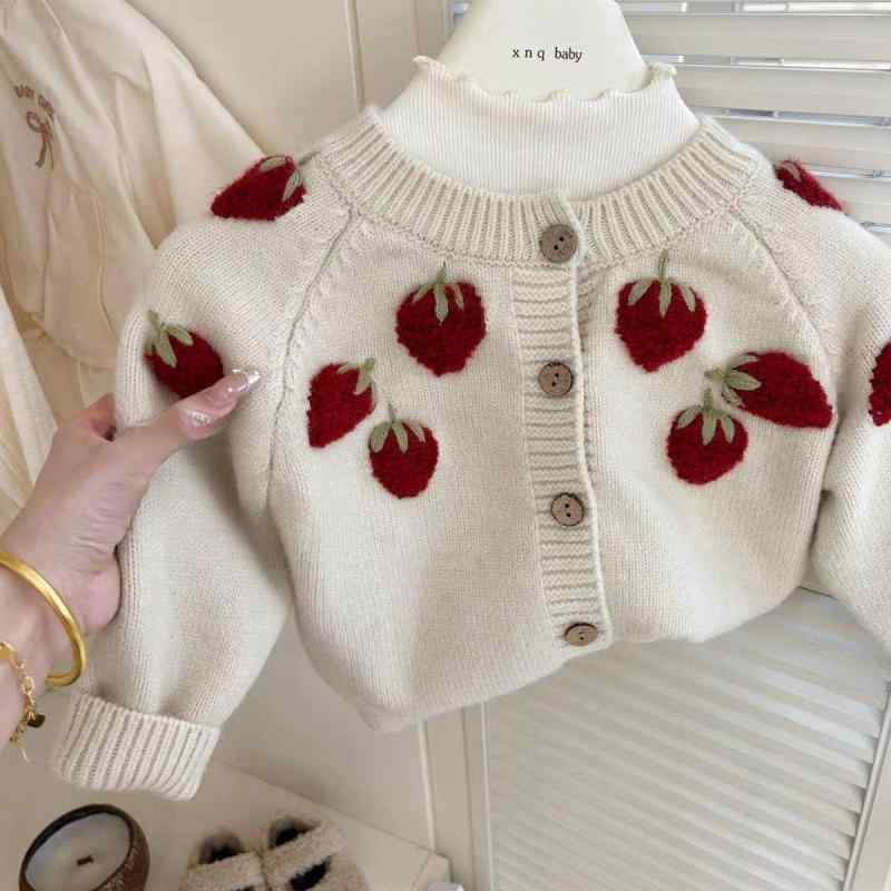ニットカーディガン ベビー 女の子 女児 いちご 手刺繍 立体 レトロ 綿混紡 コットン 柔らかい肌触り ..