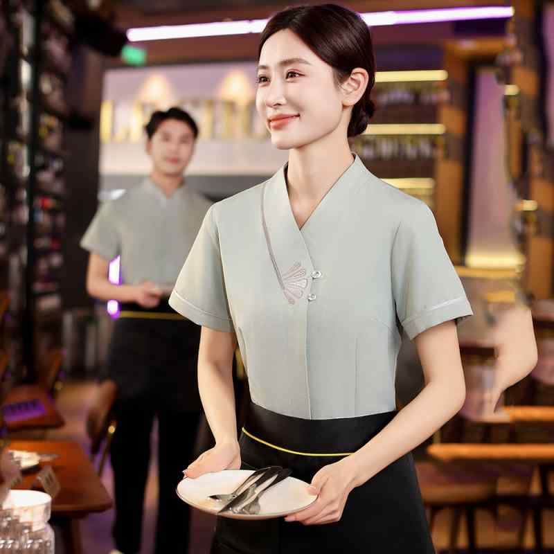 ユニフォーム 男女兼用 中華風 半袖 ポロ襟 トップス 飲食店 ホテル レストラン 火鍋店 居酒屋 フロント サービス業 スタッフ 従業員 吸汗速乾 綿ポリエステル混紡 春夏秋 カジュアル