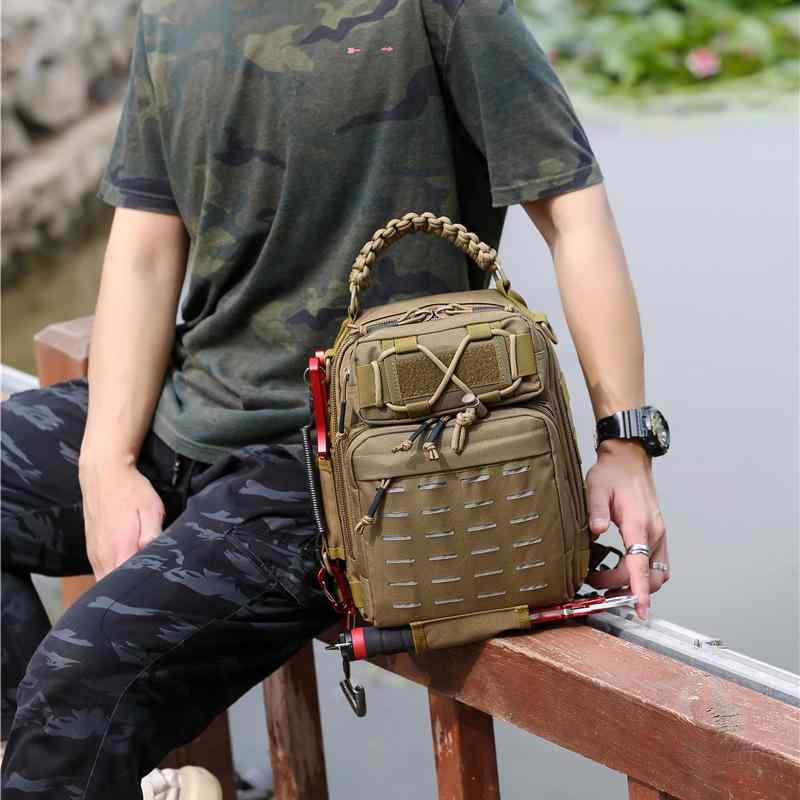 リュック メンズ タクティカル ミリタリー 迷彩柄 ボディバッグ スリングバッグ ワンショルダー 多機能 大容量 ルアーフィッシング 釣り 旅行 トラベル アウトドア 登山 ハイキング キャンプ スポーツ トレーニング オックスフォード生地 高級感