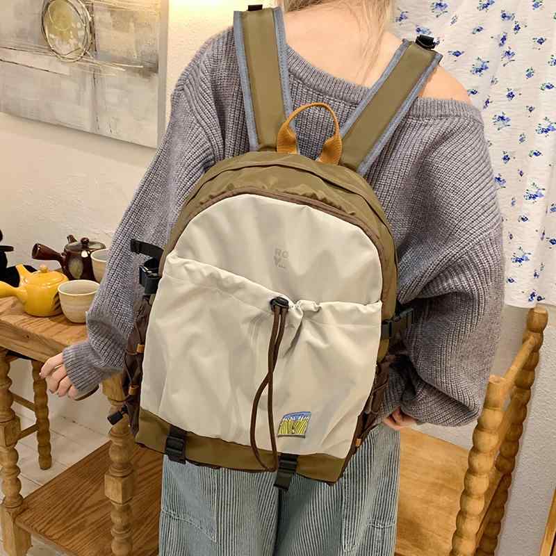 リュックサック 男女兼用 高校生 中学生 女子大学生 メンズ レディース 負担軽減 大容量 ナイロン素材 バックパック 通学 通勤 旅行 アウトドア 登山 15インチPC収納 クッション性 おしゃれ トレンド ブラウン グリーン バイカラー