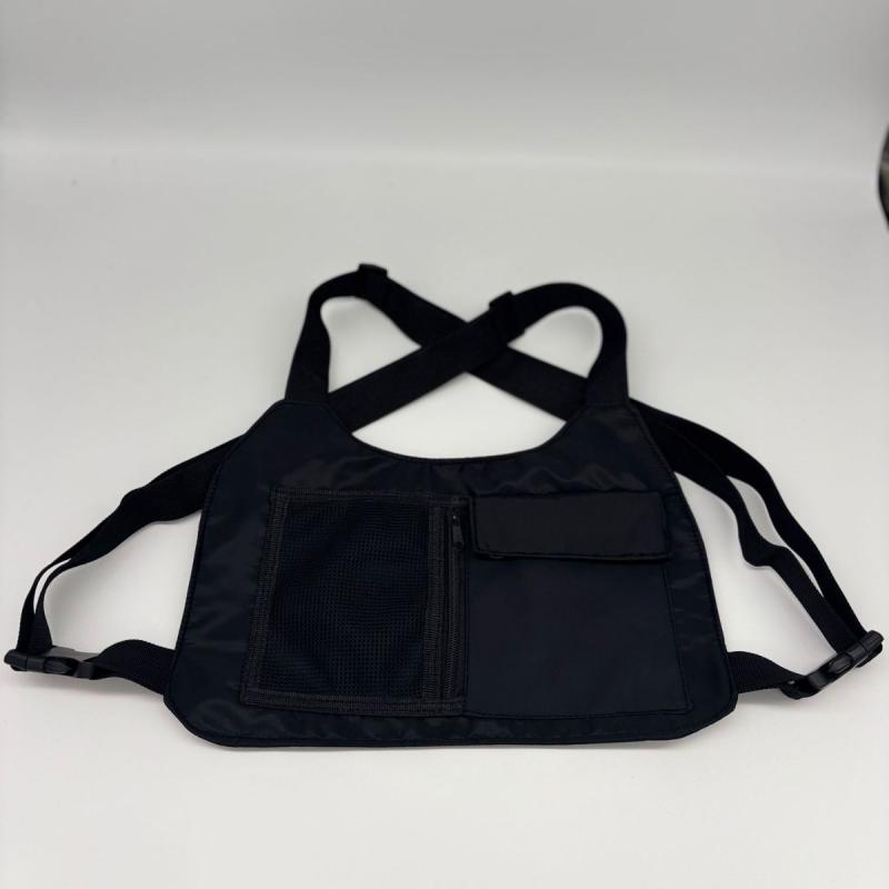 ボディバッグ ベスト型リュック 男女兼用 タクティカル 多機能 ショルダーバッグ ナイロン製 ブラック シンプル カジュアル ストリートファッション 普段使い 軽量 収納力抜群 通気性