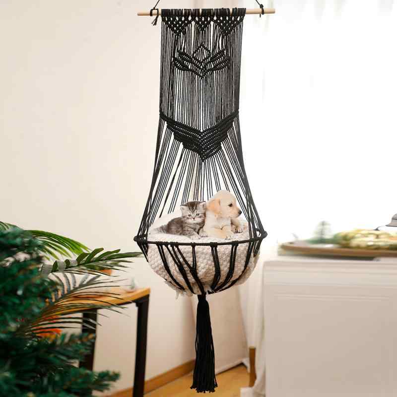 猫ベッド ペットハンモック ボヘミアン スタイル ハンドメイド マクラメ編み 綿ロープ コットン タッセル付き 吊り下げ式 壁掛け モダン シンプル タペストリー 天然木 パイン材 リビング 室内 おしゃれ かわいい リラックス 快適 遊び場