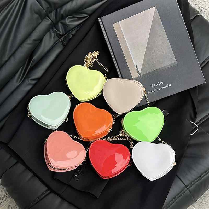 バッグ レディース ミニ ハートシェイプ ショルダーバッグ PVC素材 クリア 透明感 チェーンストラップ 無地 ソフトタイプ カラフル かわいい 携帯ポケット付き デイリーユース 斜め掛け ポシェット