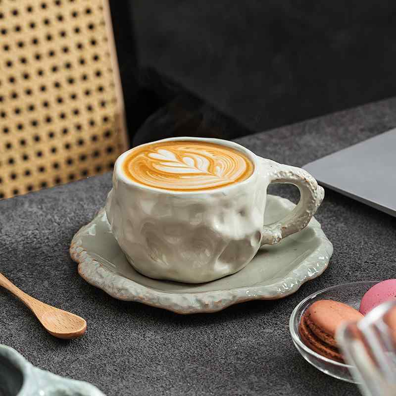 コーヒーカップ ソーサー セット 高級感 陶器 マグカップ 和風 レトロ調 アフタヌーンティー 来客用 自宅用 おしゃれ 珈琲 紅茶 ティータイム 食器 陶磁器製 モダン シンプル 無地 食卓