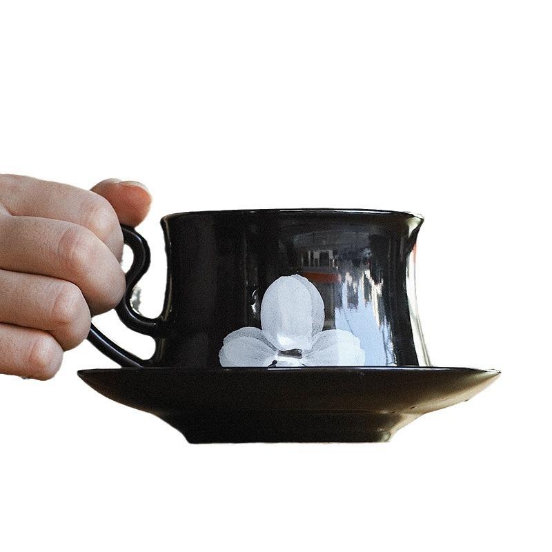 コーヒーカップ ソーサー セット レディース 女性用 レトロ 陶器製 ヴィンテージ 上質 高級感 エレガント 和風デザイン 個性的 アフタヌーンティー ティータイム カフェ 自宅 オフィス 普段使い フラワー柄 おしゃれな食器