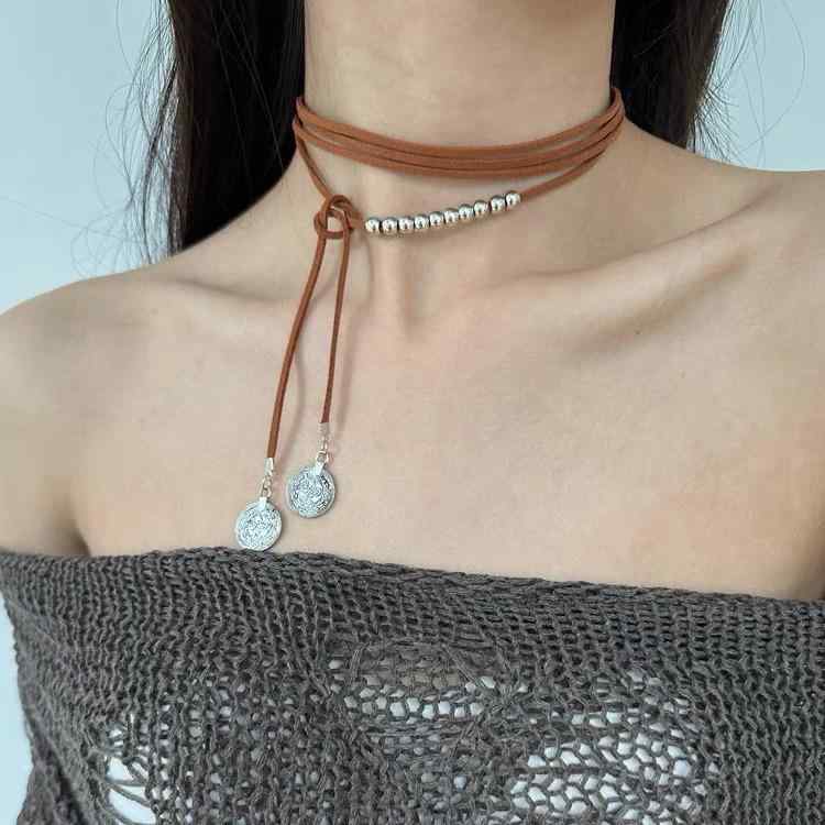 ネックレス レディース 女性用 レトロ ヴィンテージ 多層 重ね付け ビーズ ラウンドプレート コイン ペンダント ロング スエード 鎖骨チョーカー ウエストベルトチェーン 個性的 高級感 レザー調 カジュアル