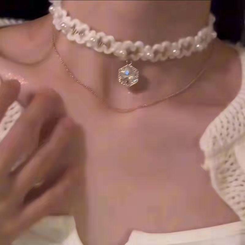 ネックレス レディース パール ジルコニア 雪の結晶 鎖骨丈 上品デザイン 輝き きらめく 多連 ショートネックレス クロスチェーン フェミニン かわいい ムード デイリーユース プレゼント 首飾り