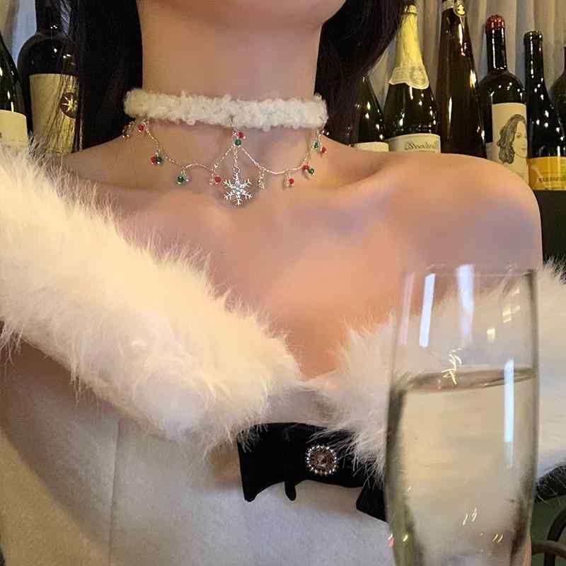 ネックレス レディース ダブル 雪の結晶 スノーフレーク フェイクファー チョーカー 鎖骨ネックレス ショート丈 ハンドメイド クリスマス ホリデー イベント スイート フェミニン カジュアル 秋冬向け ホワイト ブラック