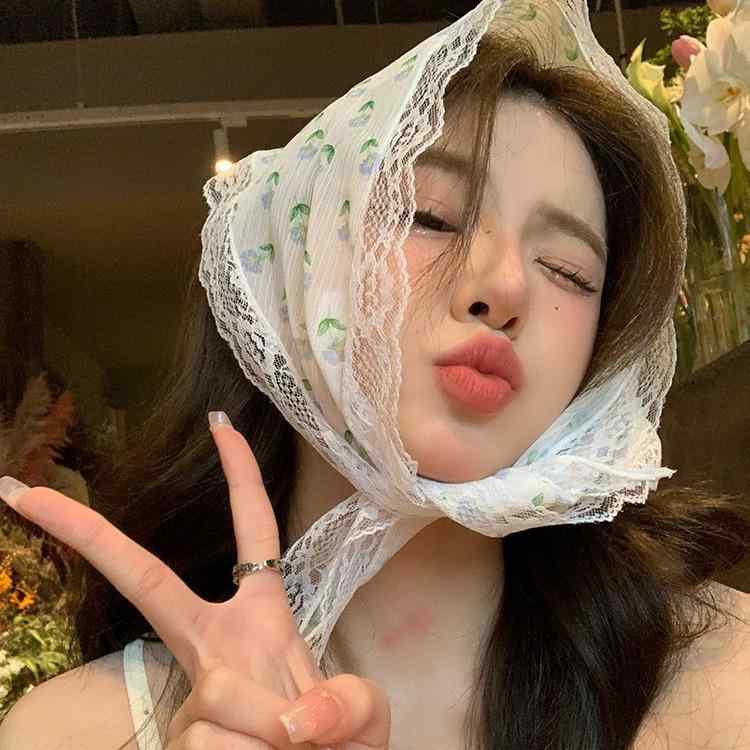バンダナ レディース 女性用 フレンチ レトロ ヴィンテージ 小花柄 ボタニカル レース縁 三角頭巾 夏 ..