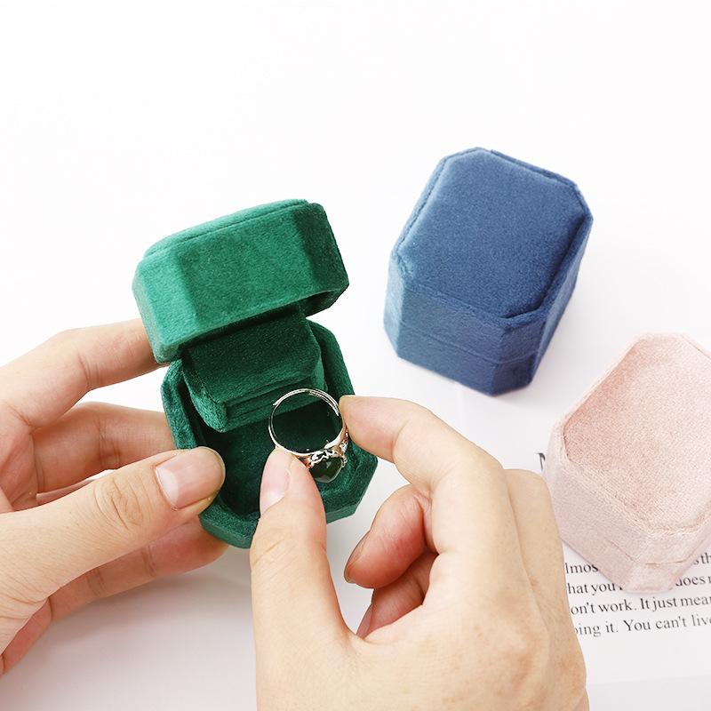 リングケース ベルベット 両開き 高級感 クッション付き ジュエリー 婚約 プロポーズ 指輪ケース ピアスケース 指輪入れ ピアス入れ 記念日 プレゼント 贈り...